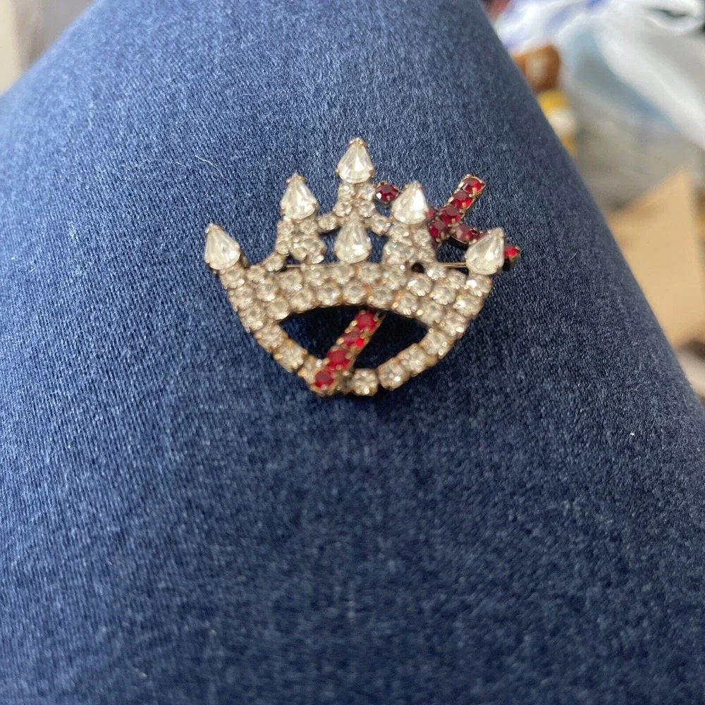 Vintage King Queen Royal Crown Red‎ & Clear Rhinestone Cross Brooch Pin